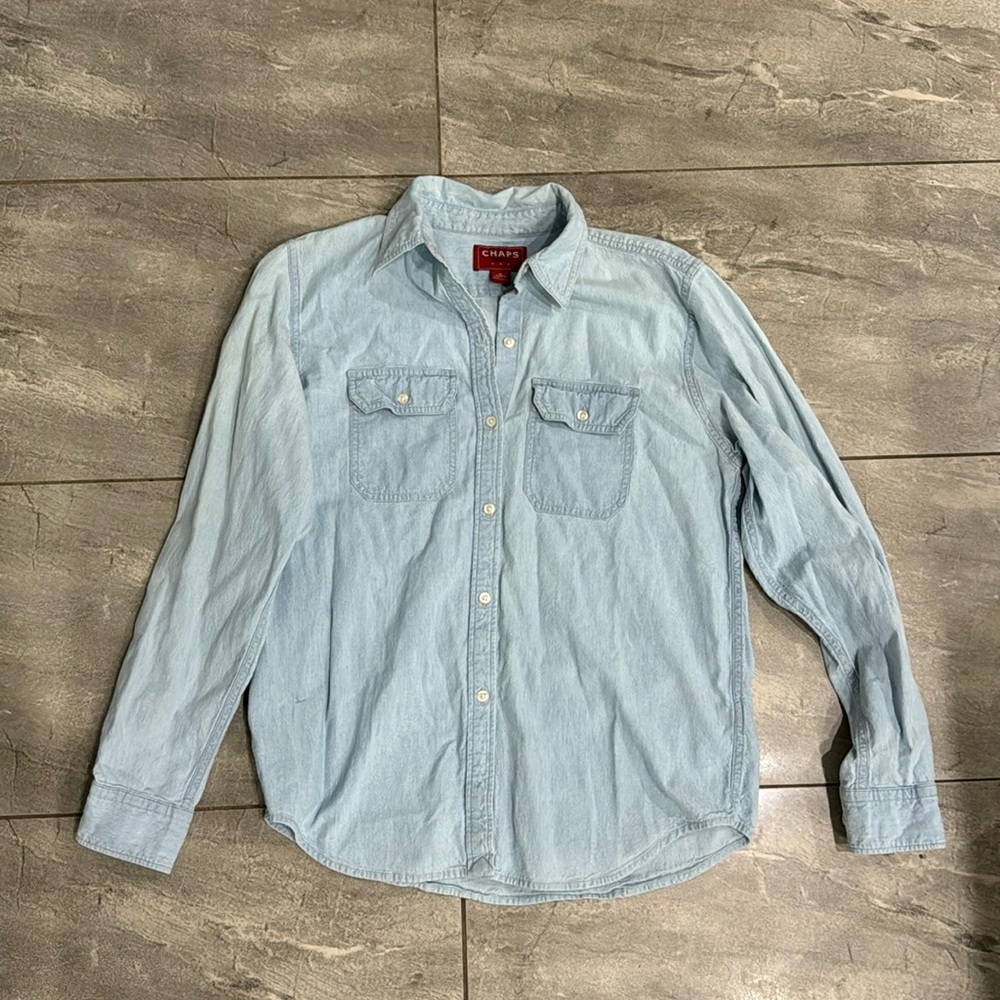 Chaps size small cotton button down
